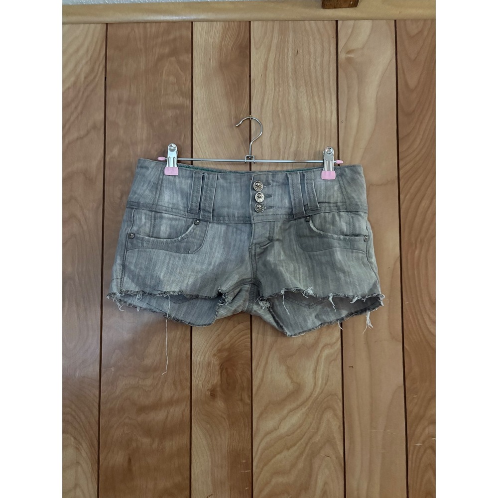 YNQ Gray Skull Button Low Rise‎ Cut Off Denim Shorts Size 7 Distressed Punk